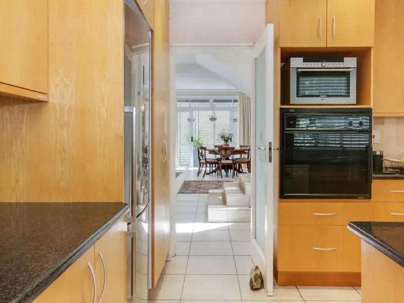 4 Ave Charmante in Bantry Bay – photo 12
