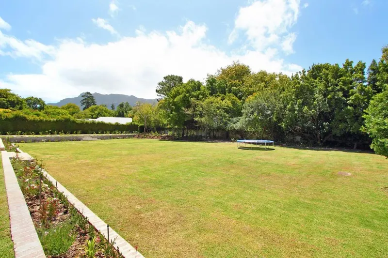 Constantia Valley Walk in Bel Ombre – photo 14