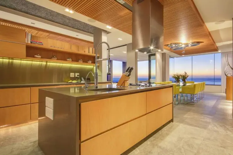 Geneva Drive Villa in Camps Bay – photo 16