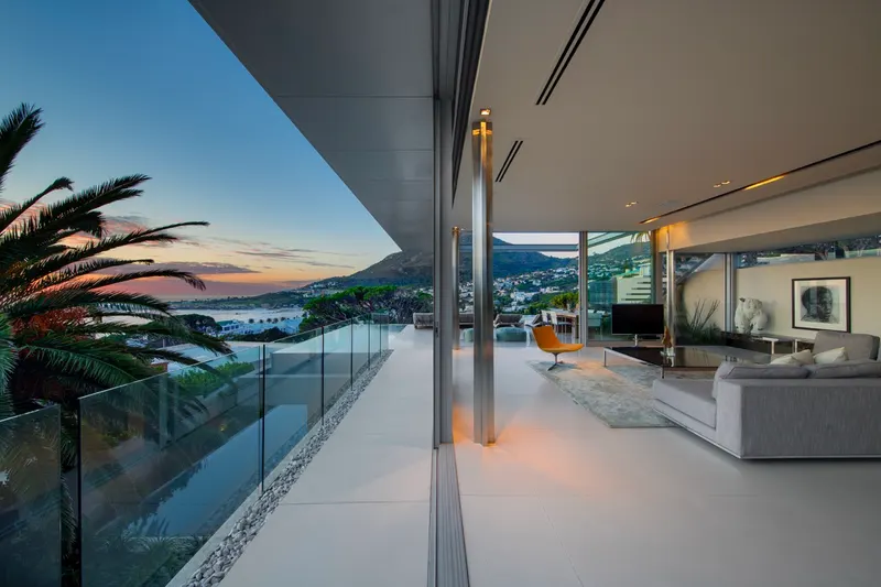 The Crescent in Camps Bay – photo 45