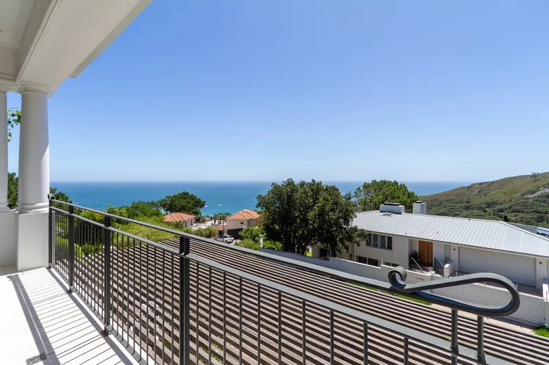 Villa Alamo  in Camps Bay – photo 6