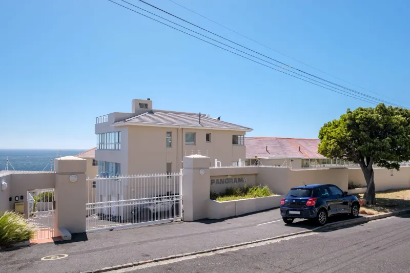 Sea Escape in camps bay – photo 23