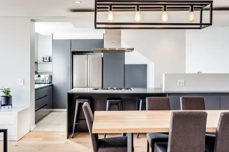 Penthouse on S in Three Anchor Bay – photo 8
