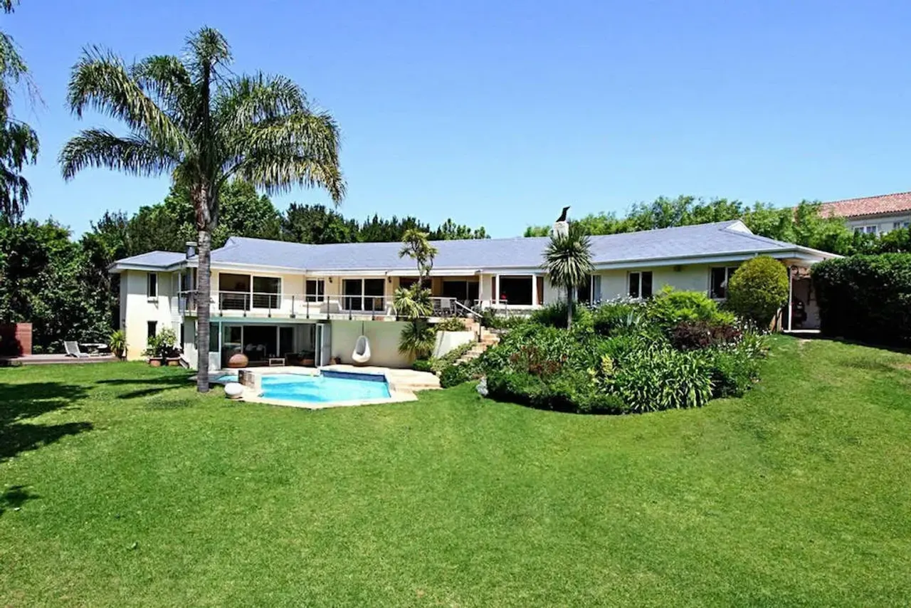 Serene Villa in Constantia