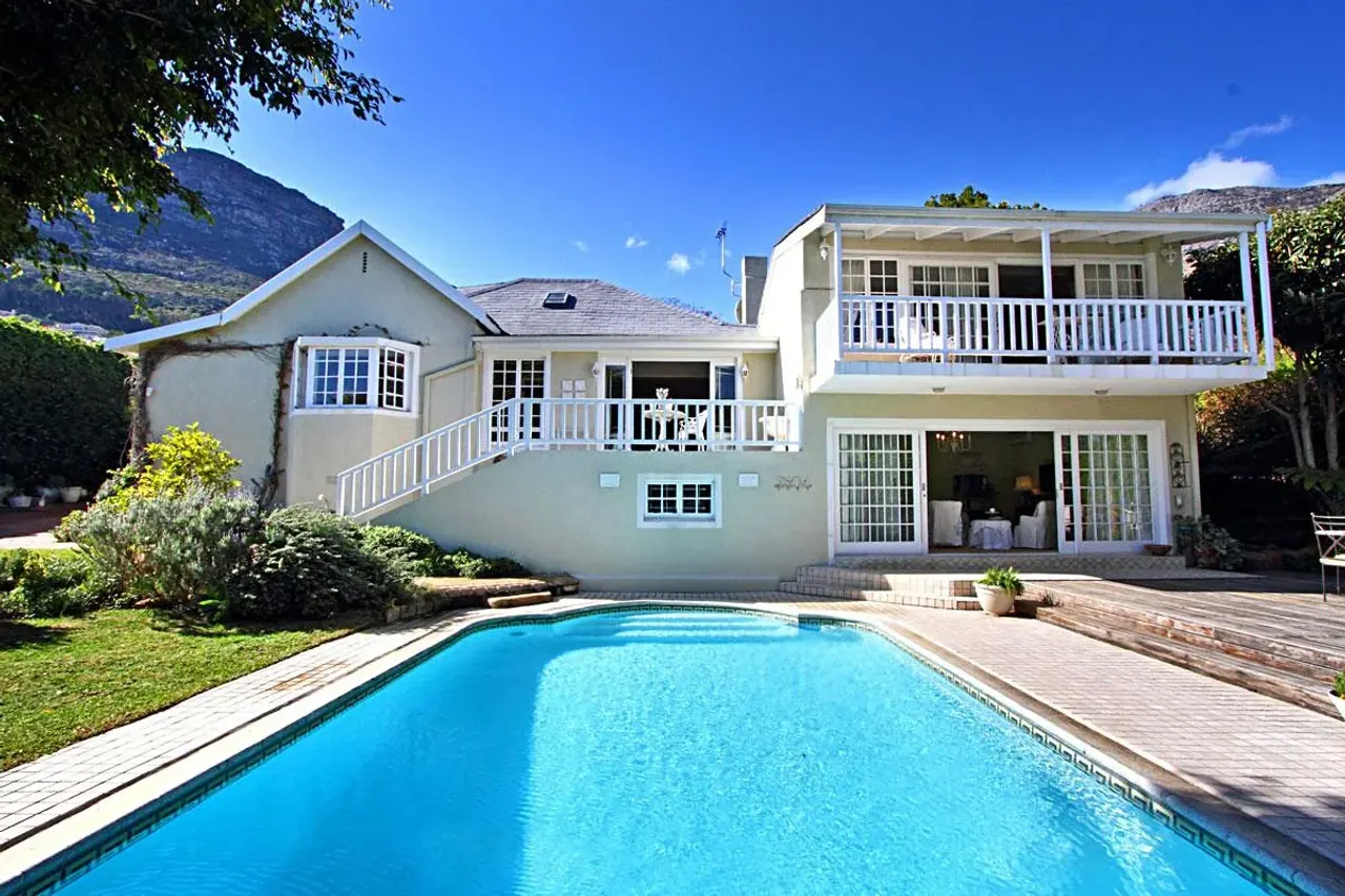 Hout Bay Darling Villa in Scott Estate