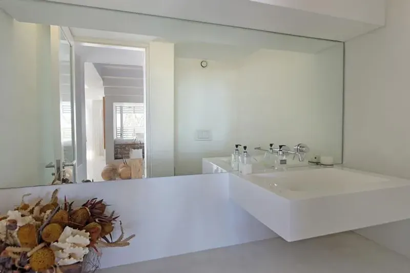 15 Views House in Camps Bay – photo 12