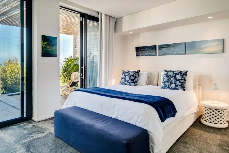 Coral Sea in camps bay – photo 16