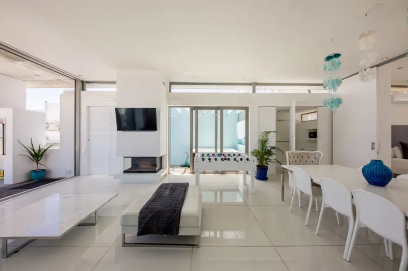 15 Views Penthouse in Camps Bay – photo 33