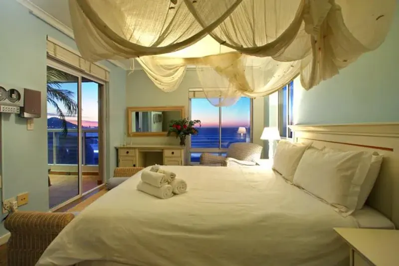 Neptune Isle 301 in Lagoon Beach – photo 3