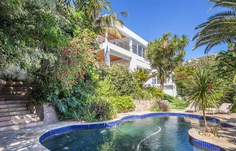 8 Apostle Road Villa in Llandudno – photo 1