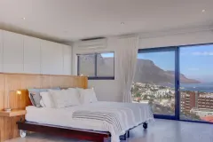 Seaside Villa in Camps Bay – photo 2 thumbnail
