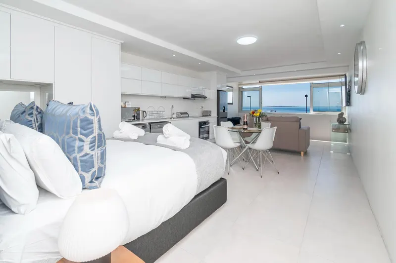 Oceanmist Studio in Mouille Point – photo 12