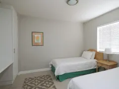 Dolphin Beach Beauty in Table View – photo 14 thumbnail