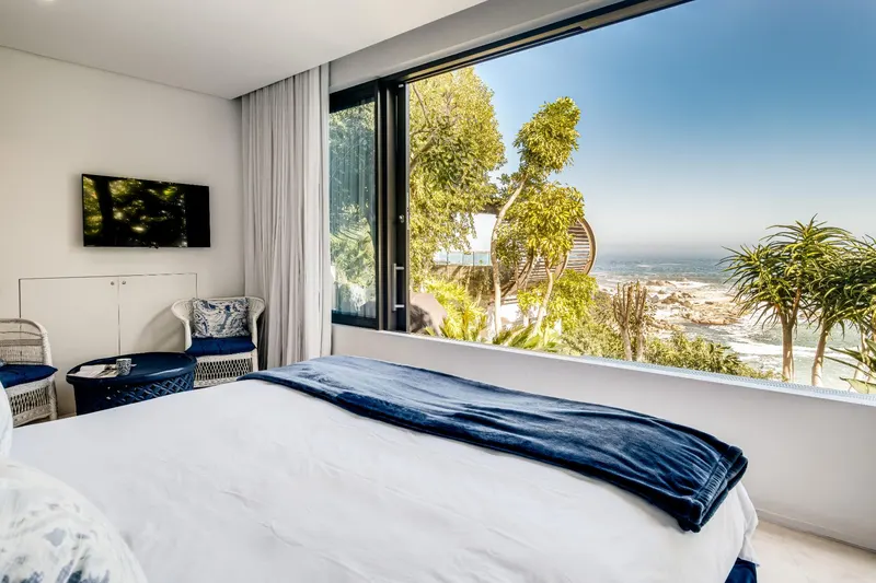 Coral Sea in camps bay – photo 24