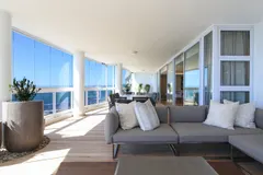 Belle Vista Penthouse in Mouille Point – photo 9 thumbnail