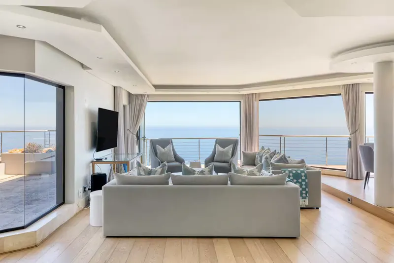 Camps Bay Retreat Villa in Bakoven – photo 13