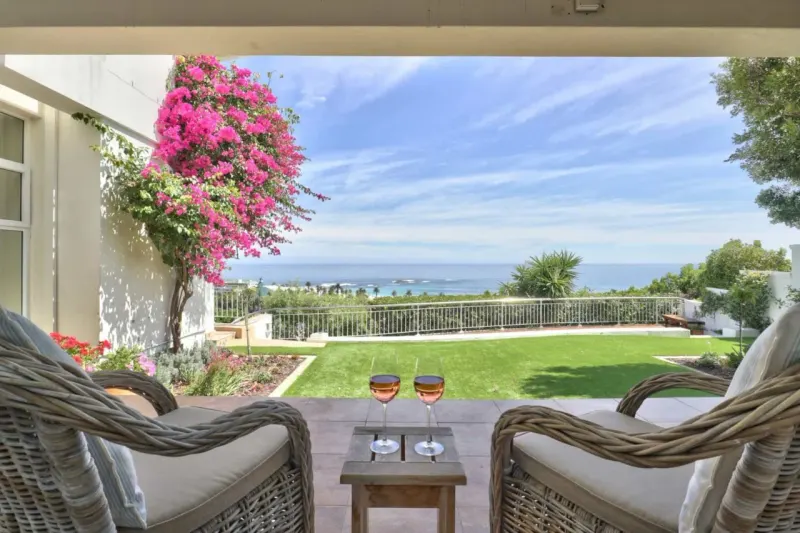 Tree Rd Villa in Camps Bay – photo 32