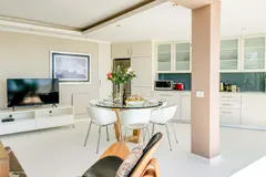 Calico in camps bay – photo 8 thumbnail