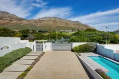 Boulders Beach Villa in Bellvue – photo 3 thumbnail