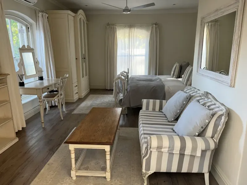 Constantia Valley Villa in Silverhurst – photo 24