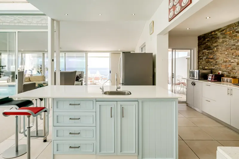 The Sanctuary in Camps Bay – photo 18