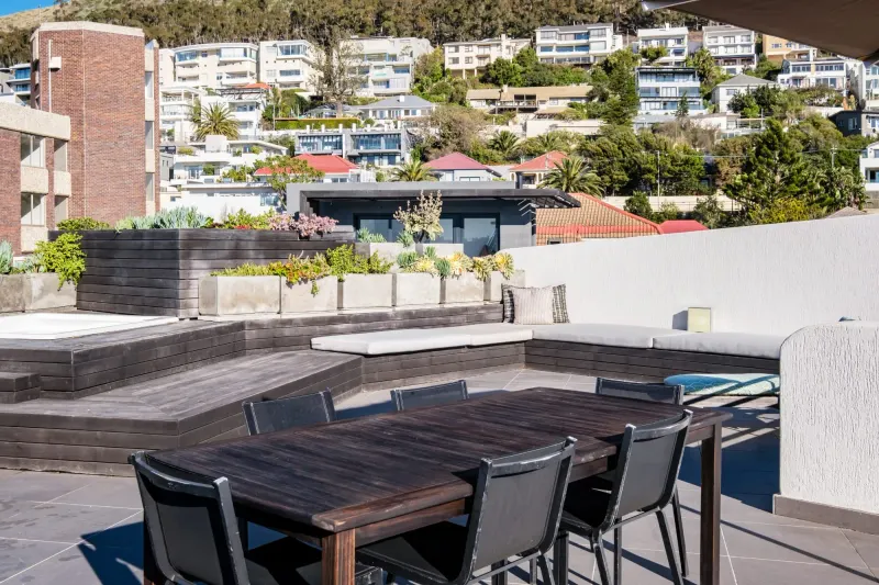 Penthouse on S in Three Anchor Bay – photo 36
