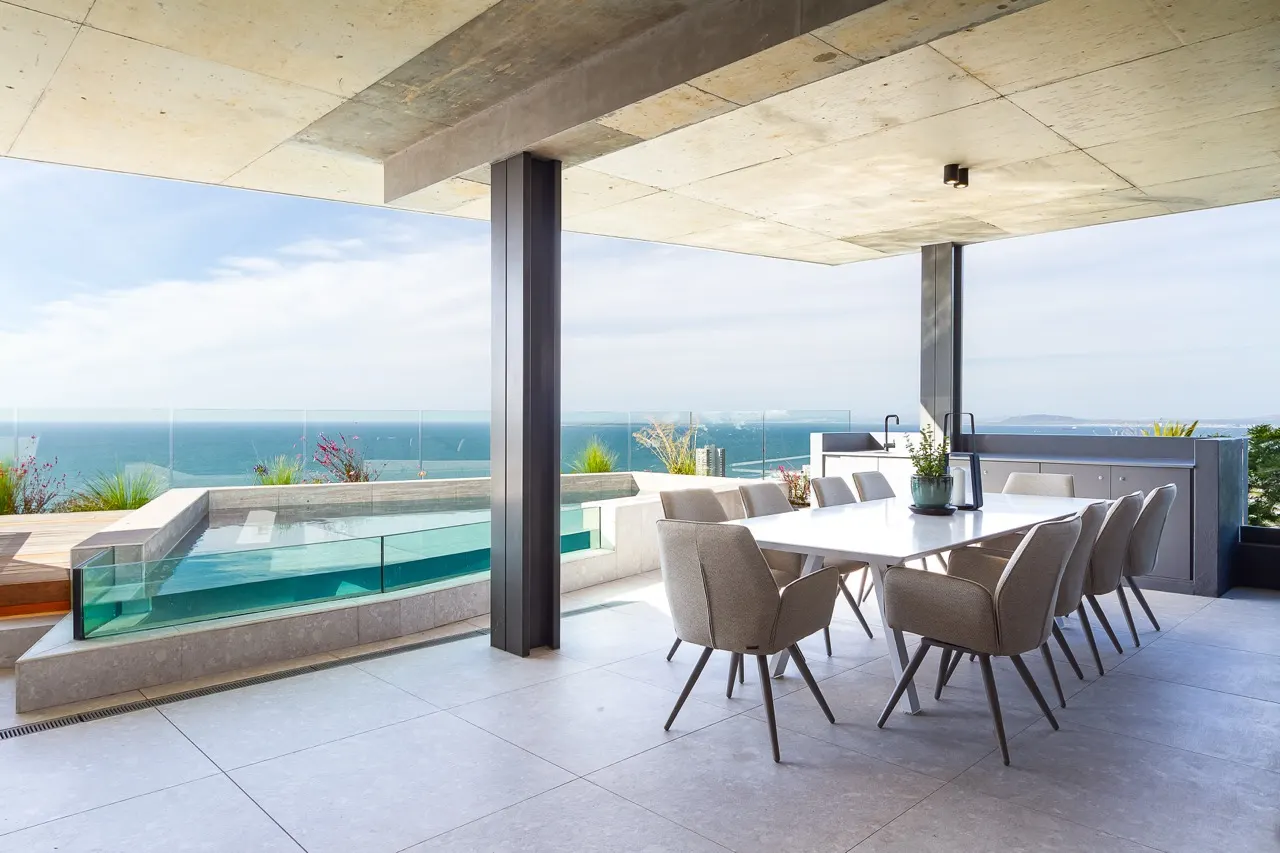 Arkham Villa in Fresnaye