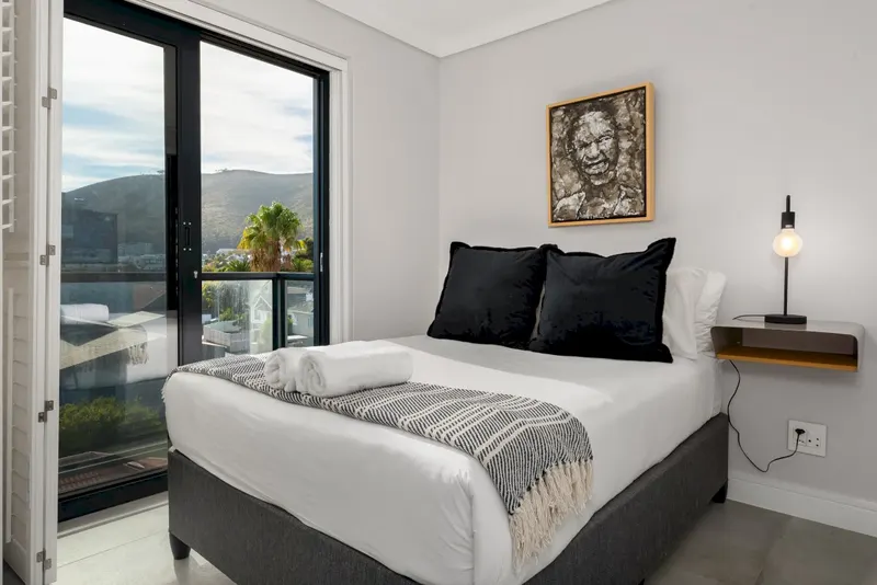Queens Penthouse in Sea Point  – photo 12