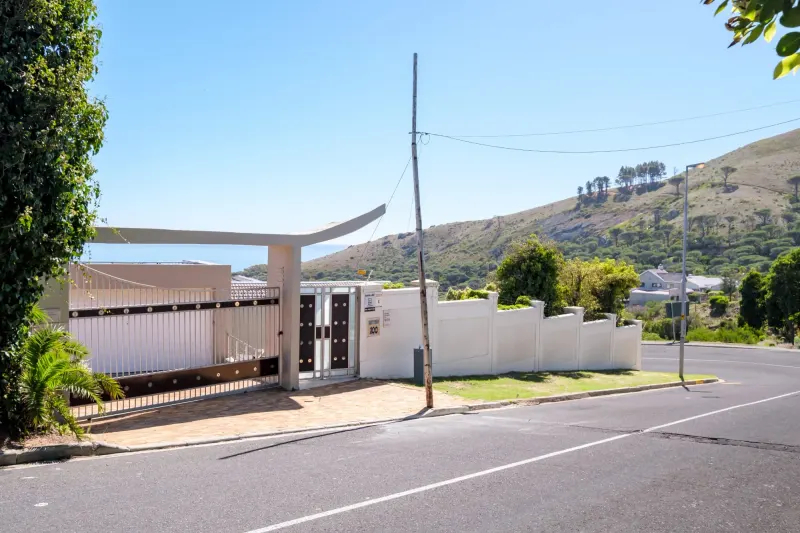 100 Geneva Drive in Camps Bay – photo 39