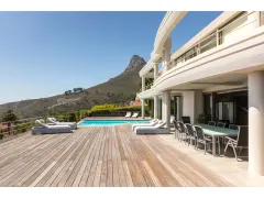 Geneva Sunsets in Camps Bay – photo 2 thumbnail