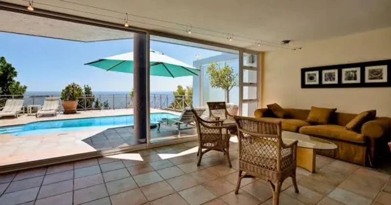 De Wet Villa in Bantry Bay – photo 15