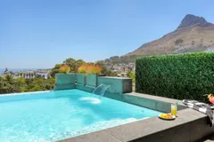 Central Drive Villa in Camps Bay – photo 4 thumbnail