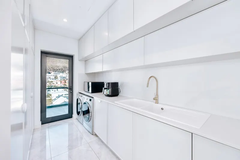 Plush Penthouse in Sea Point – photo 48