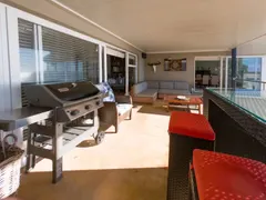 Theresa Avenue Villa in Bakoven – photo 3 thumbnail