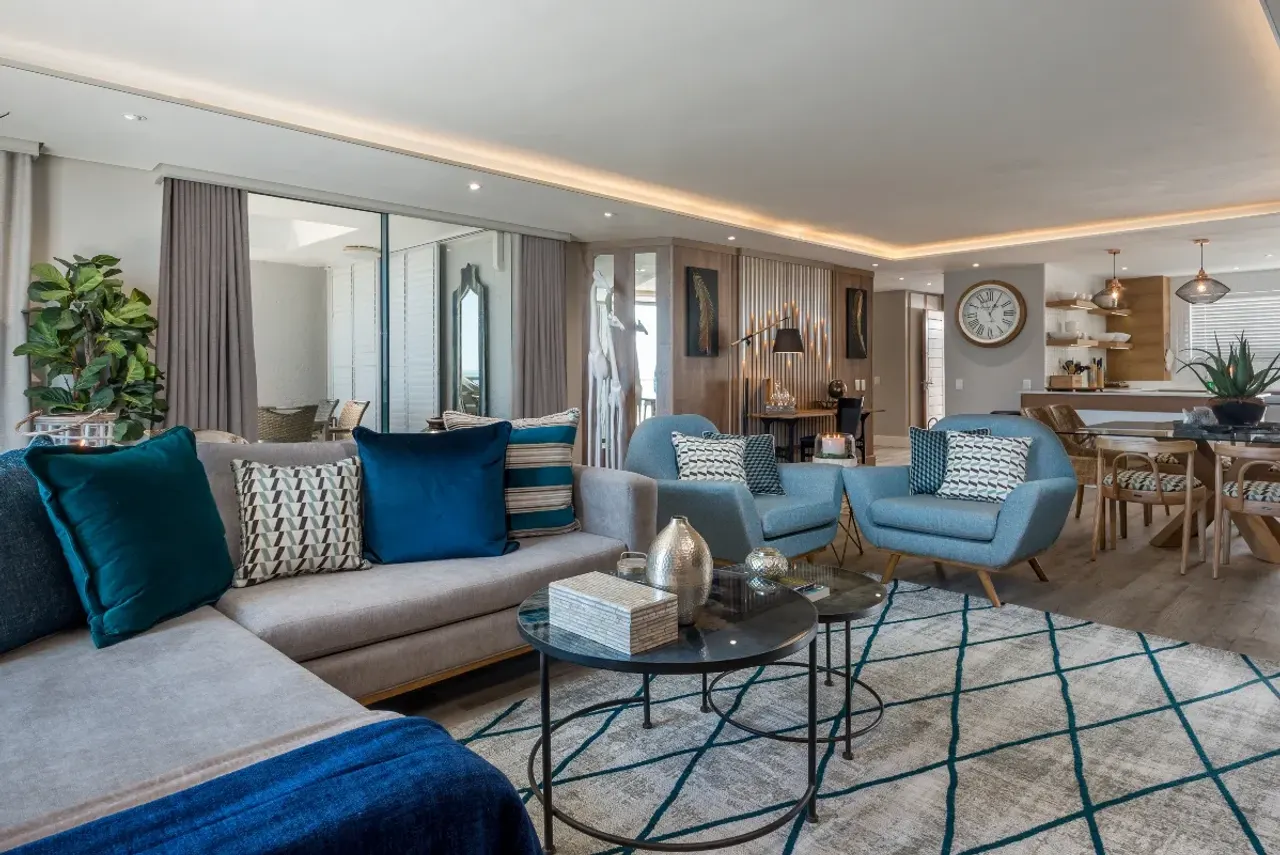 9 On Nautica in Camps Bay