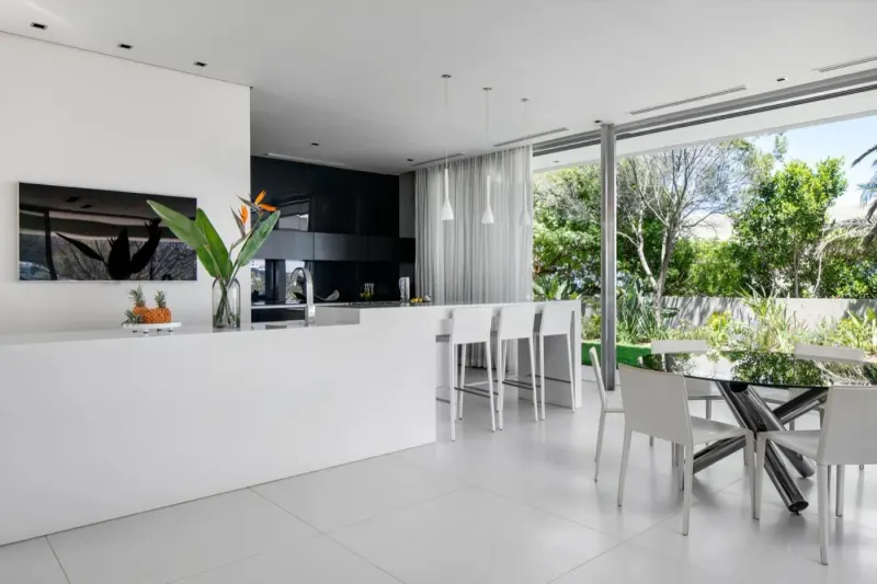 The Crescent in Camps Bay – photo 20