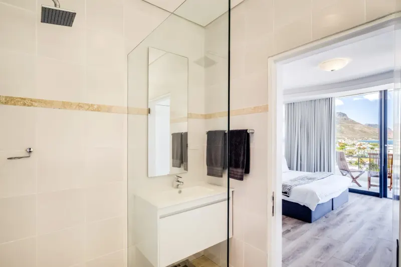 Ocean's 33 Villa in Camps Bay – photo 22