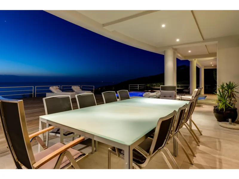 Geneva Sunsets in Camps Bay – photo 9