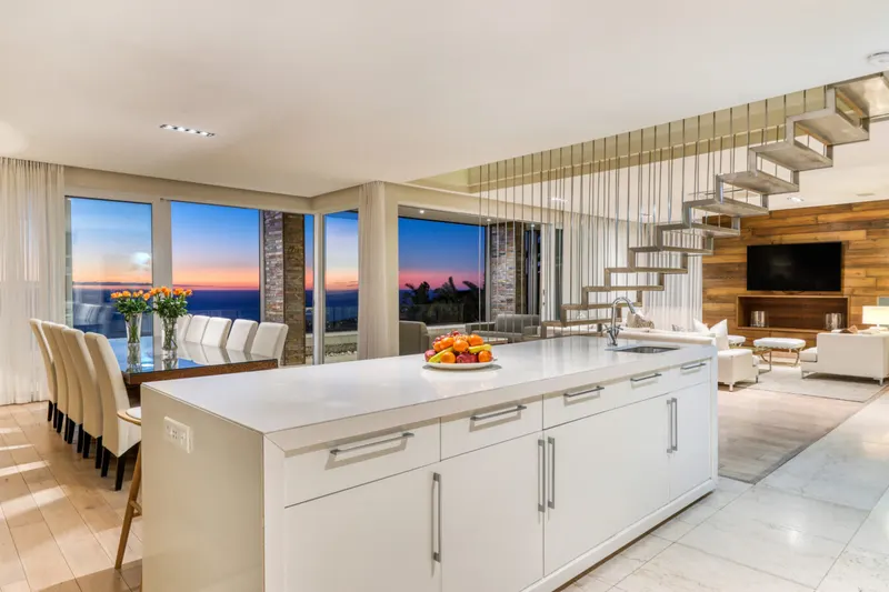 Medburn Luxury Villa in Camps Bay – photo 20
