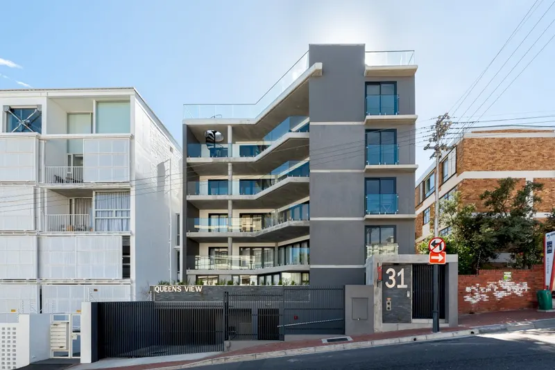 Queens Penthouse in Sea Point  – photo 7