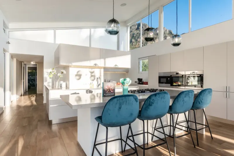 Camps Bay Penthouse in Bakoven – photo 18