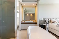 Green Point Grande in Green Point – photo 23 thumbnail