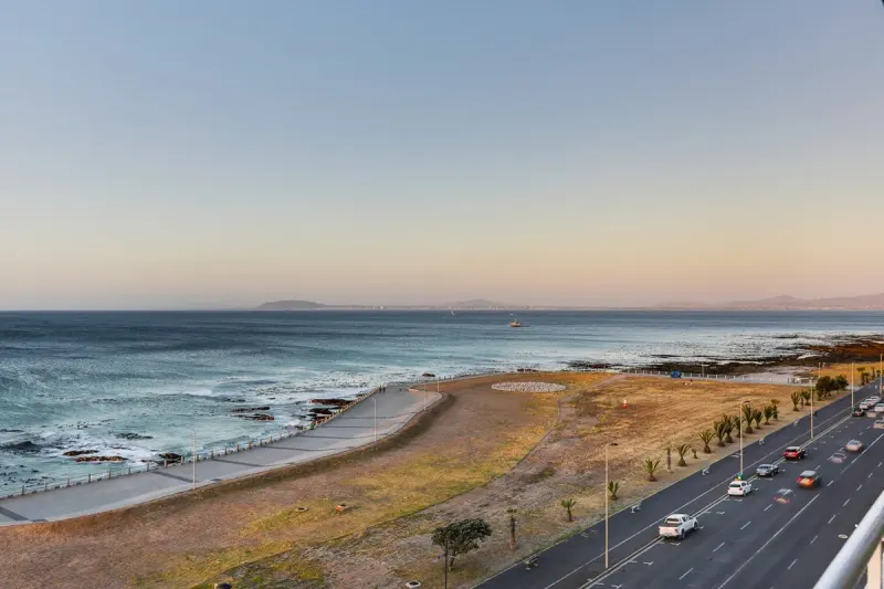 Atlantic Spray Apartment in Mouille Point – photo 5