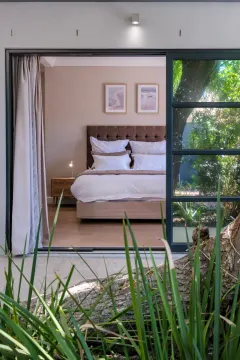 Central Treasure in Camps Bay – photo 15 thumbnail