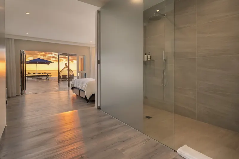 TWO VIEWS (CB155) in Camps Bay – photo 54