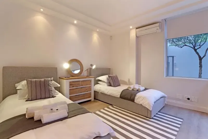 Geneva 49 Villa in Camps Bay – photo 7