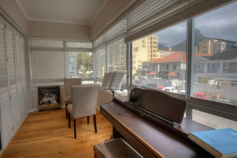 Beach Court Apartment in Sea Point – photo 2