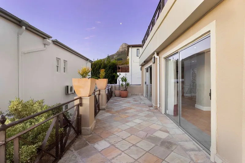 Beachy Villa in Camps Bay – photo 19