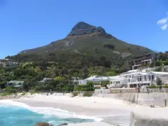 Glen Beach House in Camps Bay – photo 1 thumbnail