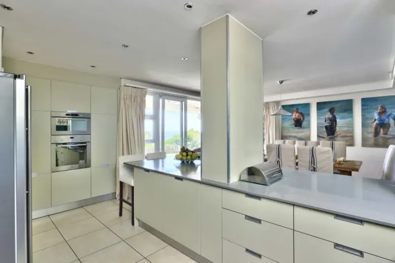 Tree Rd Villa in Camps Bay – photo 34